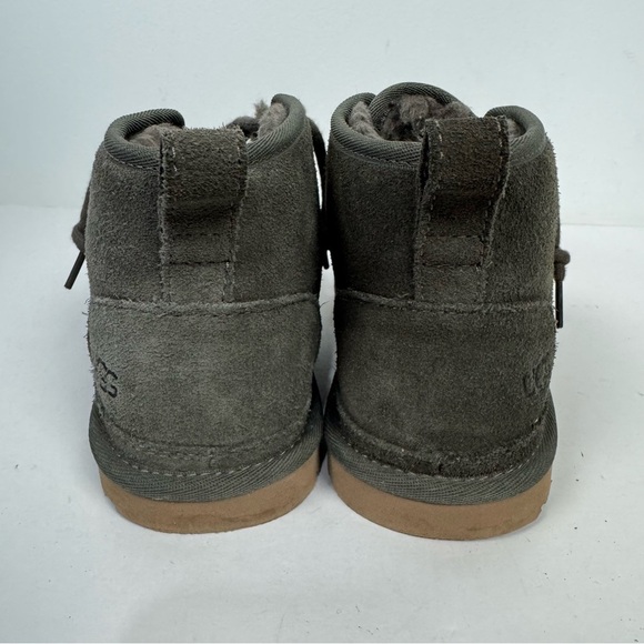 Ugg Neumel Olive Green Leather Suede Short Chelsea Boots Winter - Picture 4 of 6